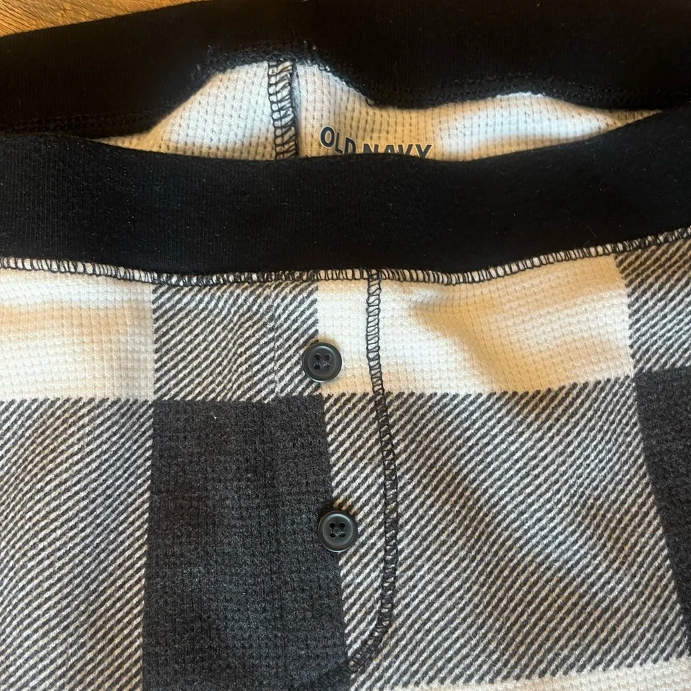Old Navy Black and White Plaid Pajama Bottoms